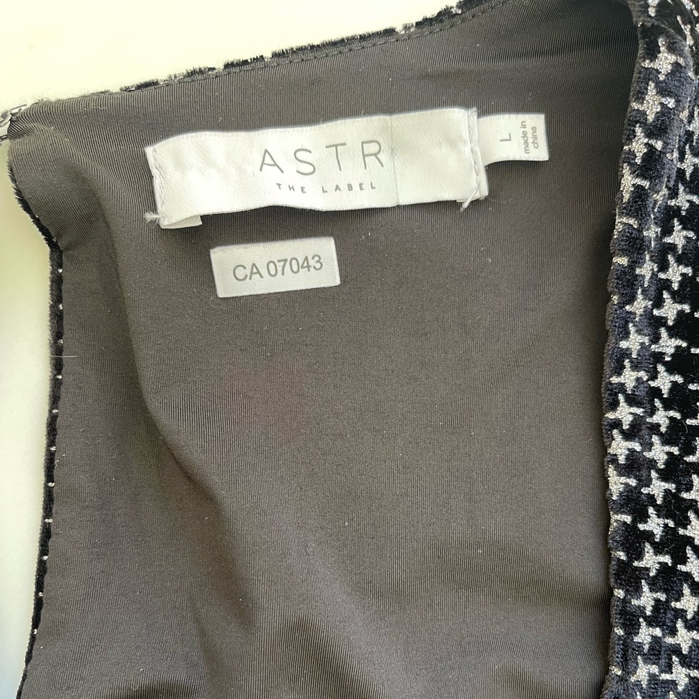 Astr the label countdown mini dress - Picture 4 of 4